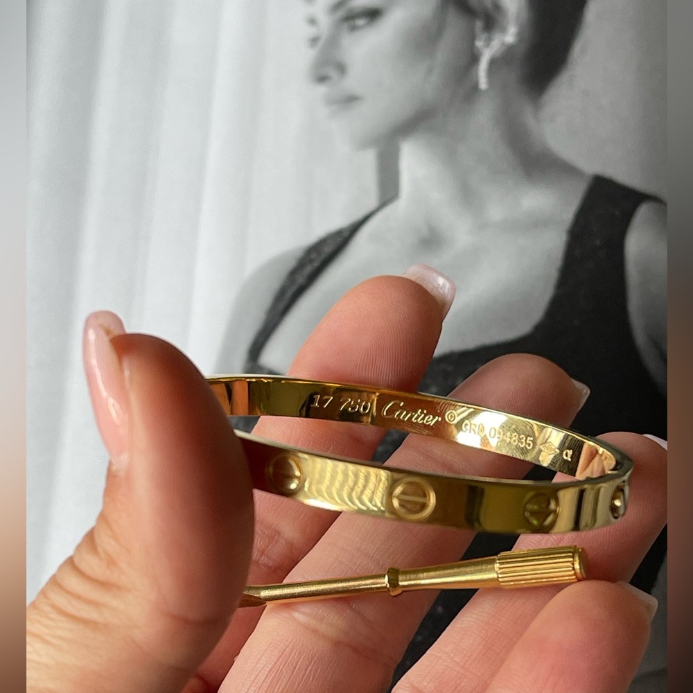 Love bangle with screwdriver